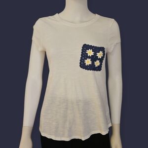 3/$30 CUPIO White Blue Crochet Floral Pocket Short Sleeve T-shirt